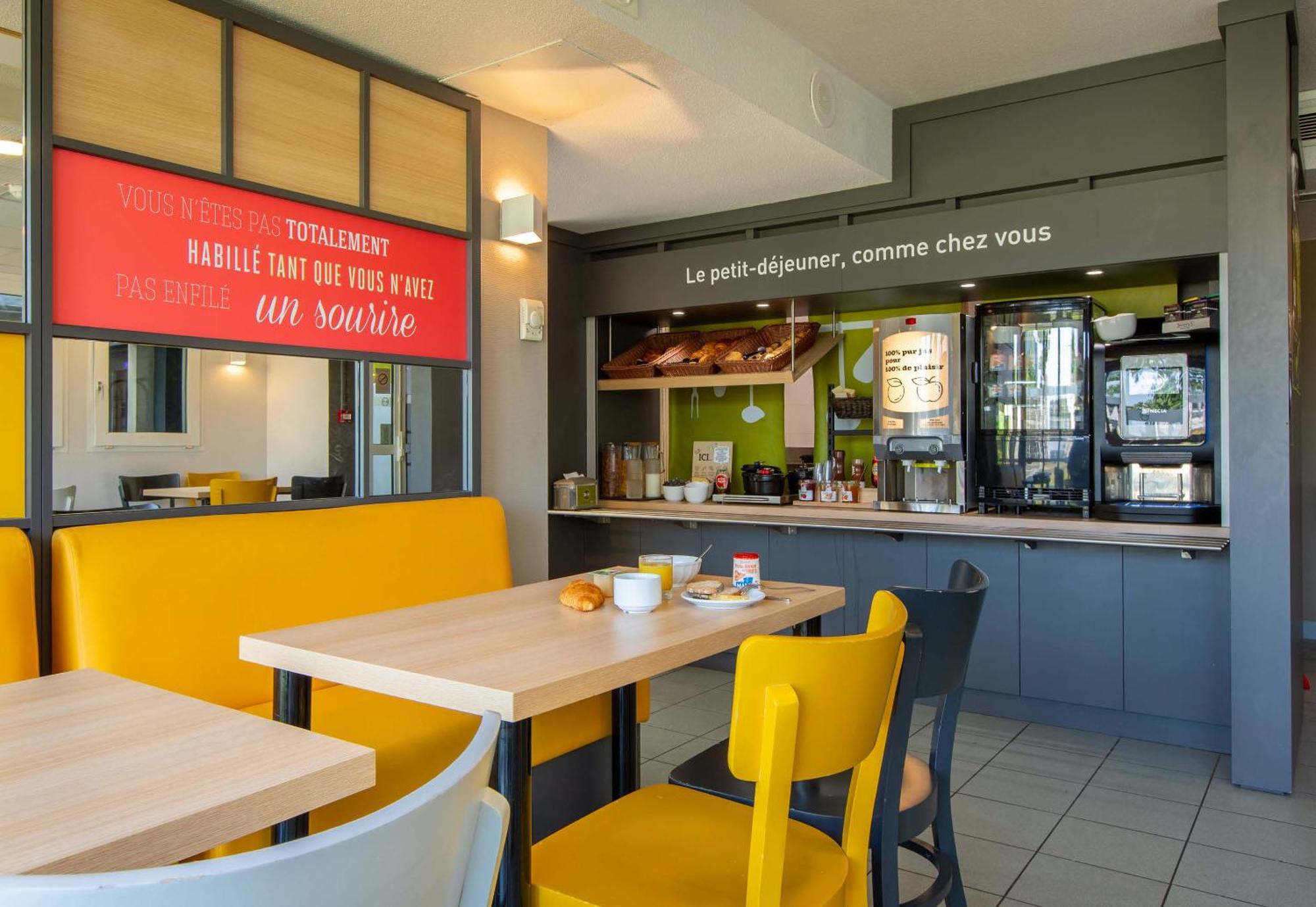 B&B HOTEL CHATEAUROUX Aéroport Déols Exterior foto